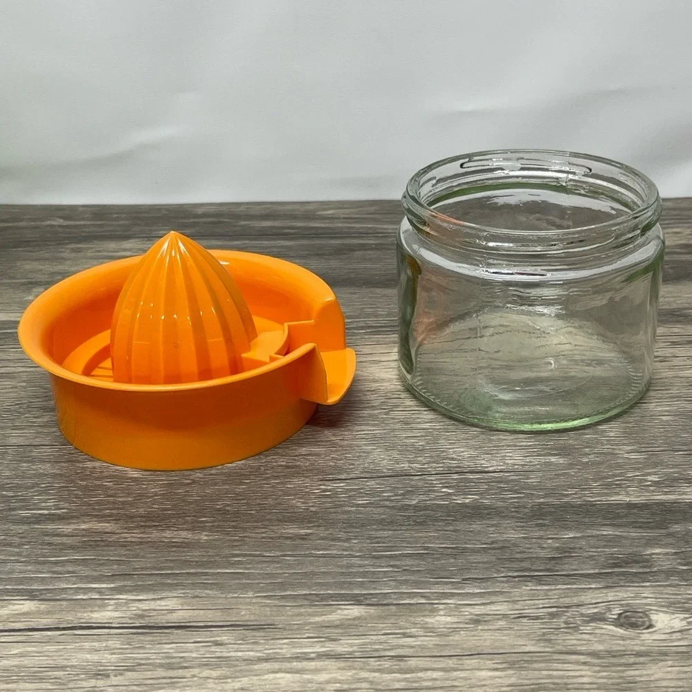 Vintage Style Citrus Juicer Manual Orange Reamer Clear‎ Glass Jar Spout